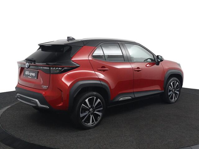 Toyota YARIS Cross 1.5 Hybrid AWD Adventure | 4X4 | Lederen Bekleding | HUD | Dodehoek Detectie | Stoel en Stuurverwarming | Elektrisch bedienbare Achterklep | Grootscherm Navigatie |