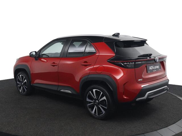 Toyota YARIS Cross 1.5 Hybrid AWD Adventure | 4X4 | Lederen Bekleding | HUD | Dodehoek Detectie | Stoel en Stuurverwarming | Elektrisch bedienbare Achterklep | Grootscherm Navigatie |