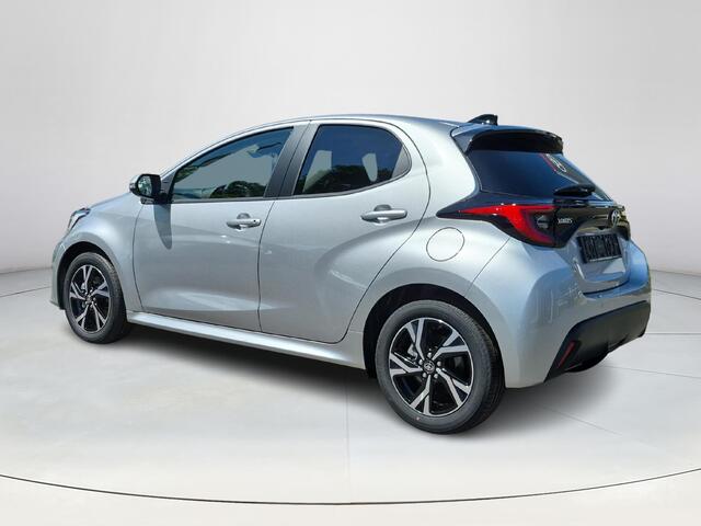 Toyota YARIS 1.5 Hybrid 115 Dynamic | Shimmering silver metallic | Comfort Pack | Nieuw uit voorraad leverbaar |