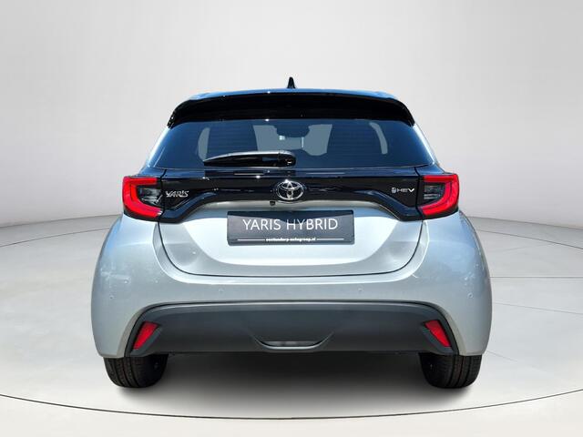 Toyota YARIS 1.5 Hybrid 115 Dynamic | Shimmering silver metallic | Comfort Pack | Nieuw uit voorraad leverbaar |