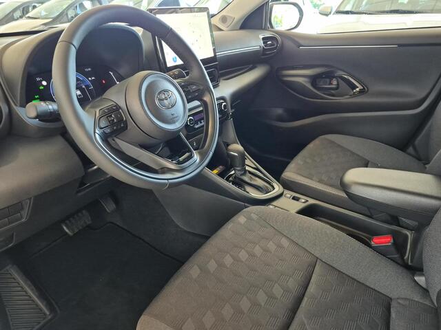 Toyota YARIS 1.5 Hybrid 115 Dynamic | Shimmering silver metallic | Comfort Pack | Nieuw uit voorraad leverbaar |