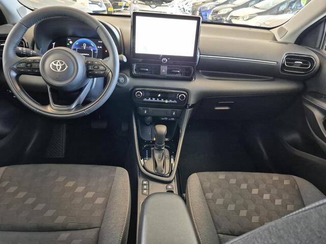 Toyota YARIS 1.5 Hybrid 115 Dynamic | Shimmering silver metallic | Comfort Pack | Nieuw uit voorraad leverbaar |