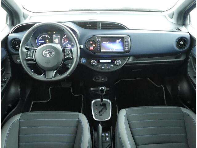 Toyota YARIS 1.5 Hybrid Bi-Tone | Bluetooth | Cruise control | Parkeer camera |