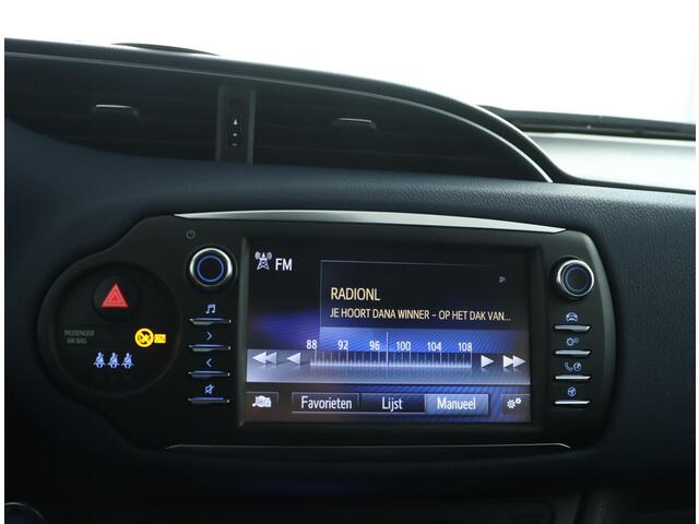Toyota YARIS 1.5 Hybrid Bi-Tone | Bluetooth | Cruise control | Parkeer camera |