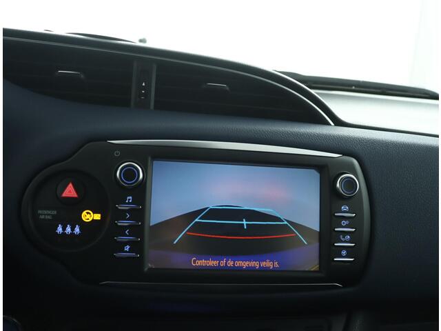 Toyota YARIS 1.5 Hybrid Bi-Tone | Bluetooth | Cruise control | Parkeer camera |