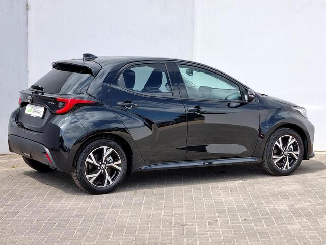 Toyota YARIS 1.5 Hybrid 115 First Edition Automaat / Nieuw / Navigatie via Android Auto/Apple Carplay / Camera / Cruise Control Adaptief / Stoelverwarming / Stuurverwarming
