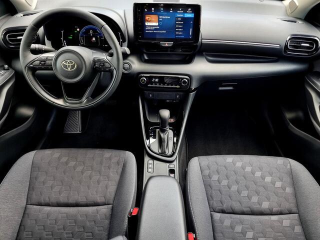 Toyota YARIS 1.5 Hybrid 115 First Edition Automaat / Nieuw / Navigatie via Android Auto/Apple Carplay / Camera / Cruise Control Adaptief / Stoelverwarming / Stuurverwarming