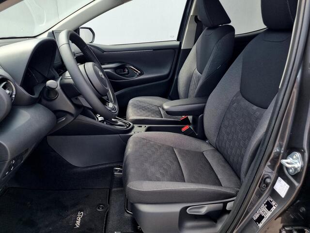 Toyota YARIS 1.5 Hybrid 115 First Edition Automaat / Nieuw / Navigatie via Android Auto/Apple Carplay / Camera / Cruise Control Adaptief / Stoelverwarming / Stuurverwarming