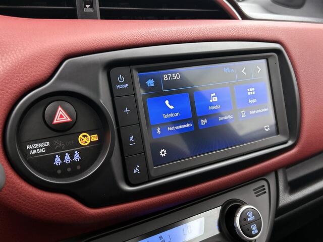 Toyota YARIS 1.5 Hybrid Bi-Tone Plus Limited | Apple carplay | fietsendragerhaak | panoramadak |