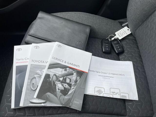 Toyota YARIS 1.5 HYBRID ADVENTURE, Pano, Led, HUD, Camera, ACC, Stoel/stuur verw.