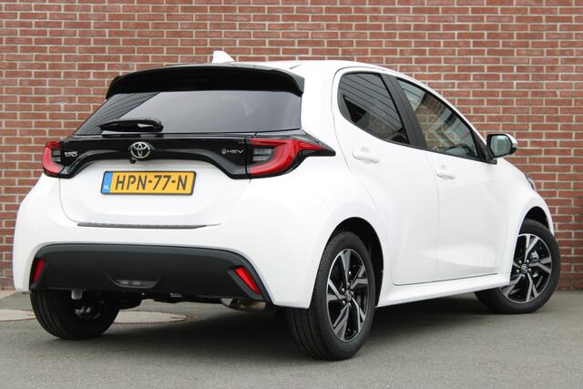 Toyota YARIS 1.5 Hybrid 115PK TEAM PLAYER |LED|STUUR EN STOELVERW|CAMERA|APPLE&ANDROID AUTO|