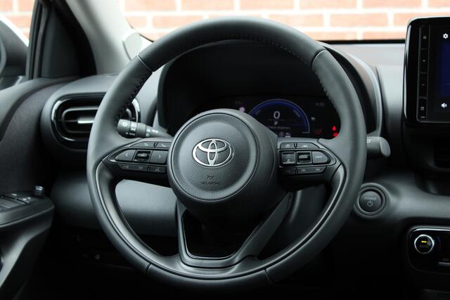 Toyota YARIS 1.5 Hybrid 115PK TEAM PLAYER |LED|STUUR EN STOELVERW|CAMERA|APPLE&ANDROID AUTO|