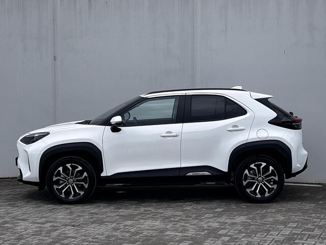 Toyota YARIS Cross 1.5 Hybrid 130 Dynamic Automaat / Nieuw / Adaptief CC / Stuur-, stoel- en voorruitverwarming / Navi (abonnement) of via Apple Carplay Android / 17" LM wielen /