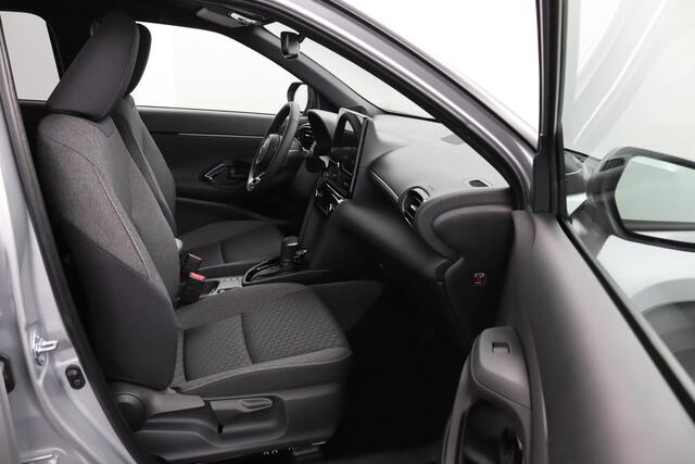 Toyota YARIS Cross 1.5 Hybrid 115 Dynamic | Nieuwe Auto | Direct Uit Voorraad Leverbaar | PDC | Stoelverwarming | BSM | Keyless Entry |