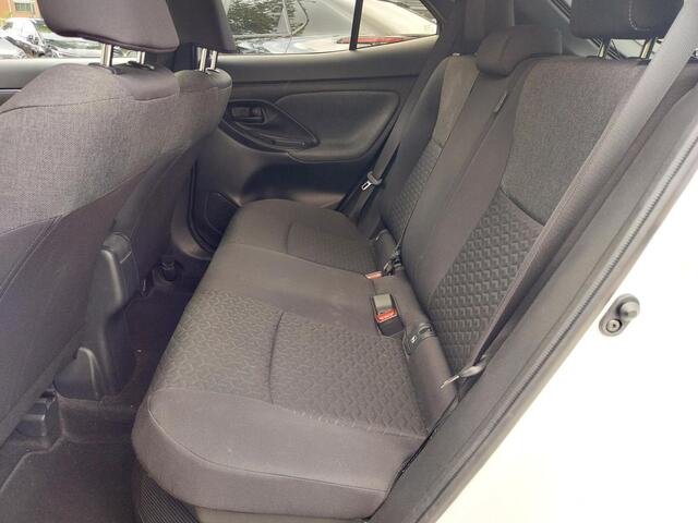 Toyota YARIS Cross 1.5 Hybrid First Edition Bi-Tone | 1e eigenaar | Dealer onderhouden | Navigatie | Apple Carplay & AndroidAUTO | Camera |