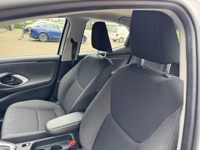 Toyota YARIS 1.5 Hybrid Business Plus*Navi*Camera*ACC*