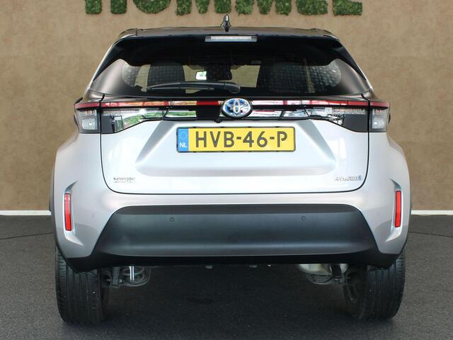 Toyota YARIS Cross 1.5 Hybrid Bi-Tone Plus - PARKEERSENSOREN VOOR/ACHTER - KEYLESS ENTRY/START - VOORSTOELEN VERWARMD - NAVIGATIESYSTEEM FULL-MAP - VOORRUITVERWARMING - STUURVERWARMING - APPLE CARPLAY/ANDROID AUTO - CRUISE CONTROL