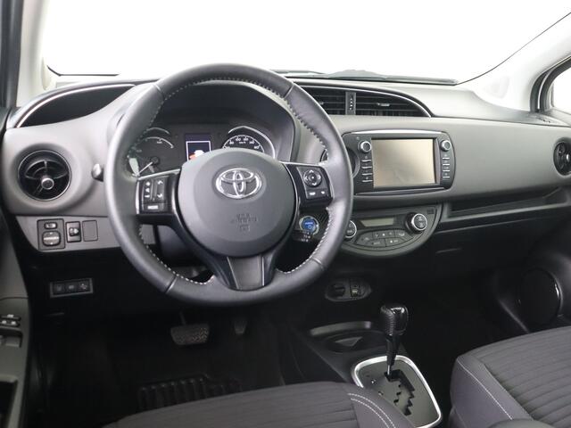Toyota YARIS 1.5 Hybrid Dynamic I Navigatie I Climate Control I Cruise Control I Camera I USB I LM Velgen I Volledig LOUWMAN Onderhouden I