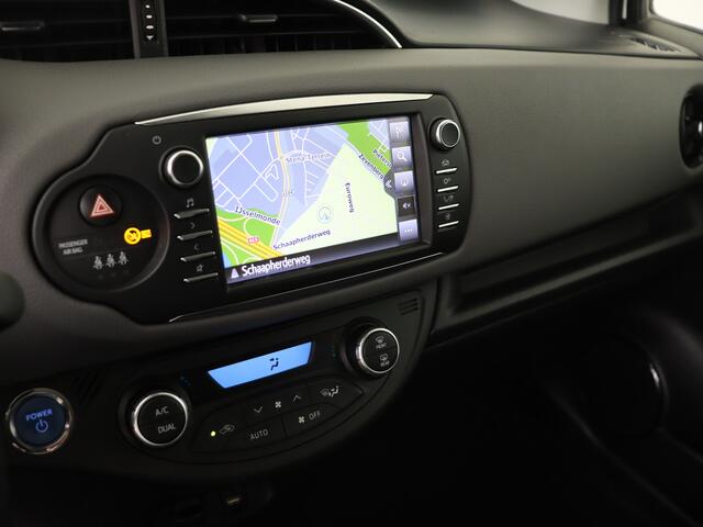 Toyota YARIS 1.5 Hybrid Dynamic I Navigatie I Climate Control I Cruise Control I Camera I USB I LM Velgen I Volledig LOUWMAN Onderhouden I