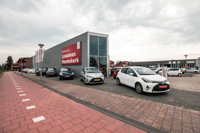 Toyota YARIS 1.5 Hybrid Launch Edition | Trekhaak | Draadloze Telefoonlader | Voorstoelen Verwarmd | Buitenspiegels Elektrisch Inklapbaar | Head Up Display | Cruise Control Adaptief |