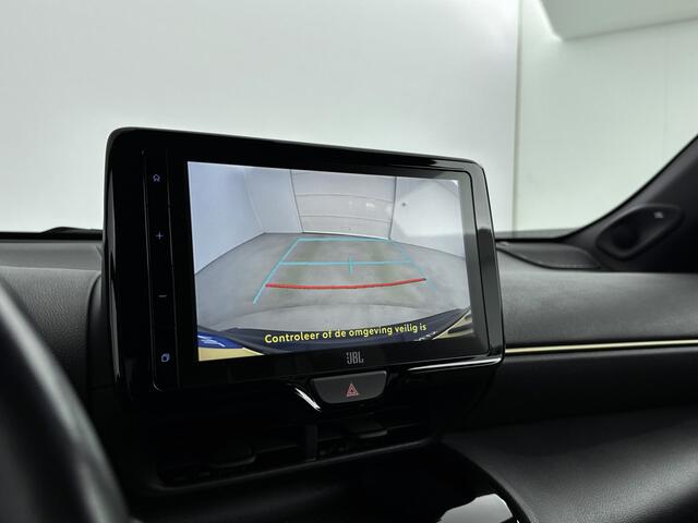 Toyota YARIS Cross 1.5 Hybrid Adventure | Voorstoelen Verwarmd | Cruise Control Adaptief | Draadloze Telefoonlader | JBL Audio | Lederen Bekleding |