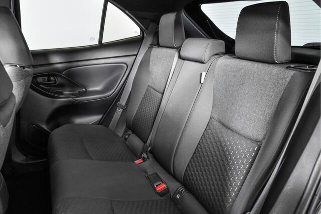 Toyota YARIS Cross 1.5 Hybrid 115 First Edition (Facelift) | Dig.Cockpit | Adapt.Cruise | Stoelverwarming | Camera | PDC | App.Connect | Auto.Airco | LM 17" | 9401