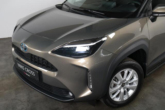 Toyota YARIS Cross 1.5 Hybrid Dynamic Limited, Trekhaak, Treeplanken , Stoel-stuur-ruitverwarming