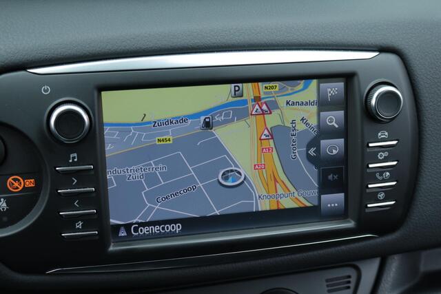 Toyota YARIS 1.5 Hybrid Bi-Tone, Trekhaak, Navi, Keyless entry
