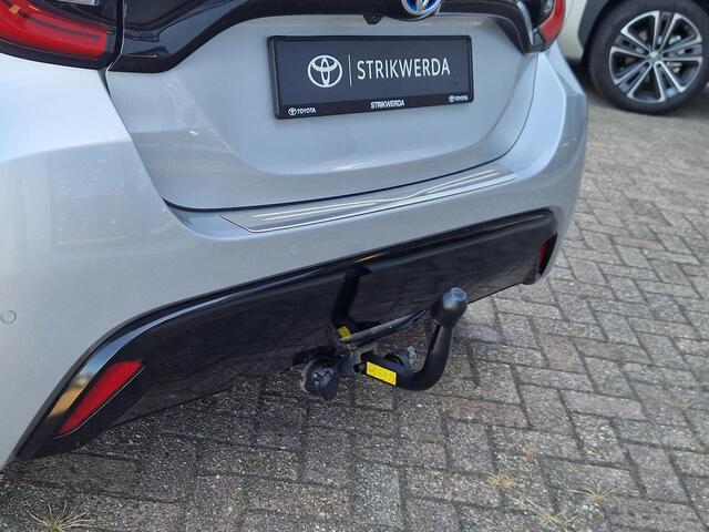 Toyota YARIS 1.5 Hybrid Executive Panoramadak Trekhaak volledig leder interieur