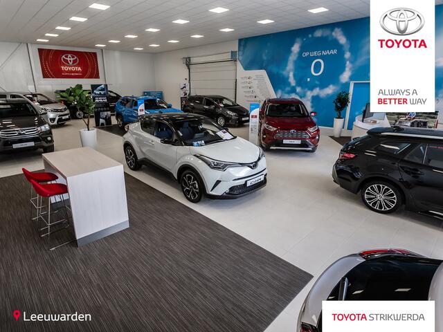 Toyota YARIS 1.5 Hybrid Executive Panoramadak Trekhaak volledig leder interieur