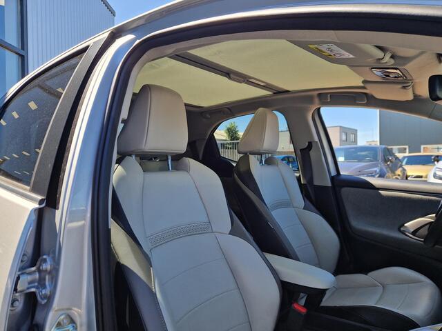 Toyota YARIS 1.5 Hybrid Executive Panoramadak Trekhaak volledig leder interieur