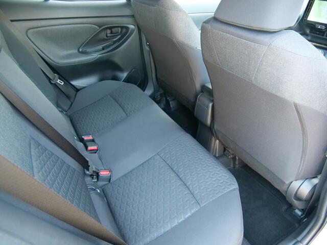 Toyota YARIS Cross 1.5 125pk VVT-I First Edition Camera / Navigatie / Adaptive Cruise