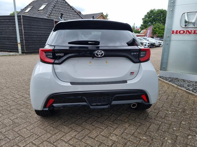 Toyota YARIS 1.5 Hybrid 130 GR Sport All-in rijklaarprijs | clima | Carplay/Android