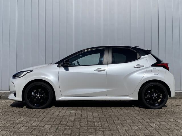 Toyota YARIS 1.5 Hybrid Executive Panorama NL Auto HUD JBL Dodehoek Detectie PDC Stoel Stuur Verwarmd
