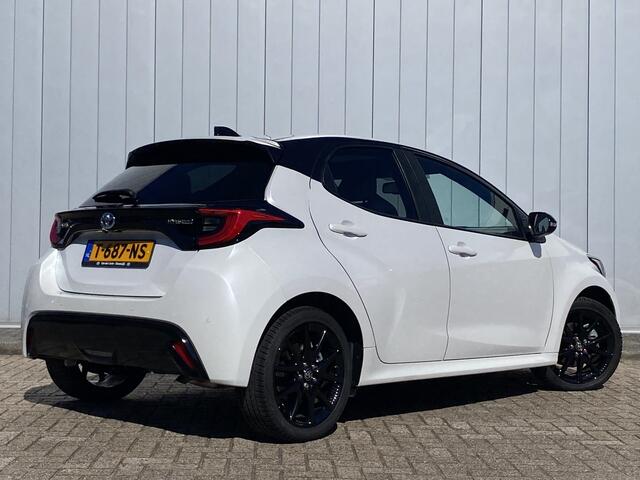 Toyota YARIS 1.5 Hybrid Executive Panorama NL Auto HUD JBL Dodehoek Detectie PDC Stoel Stuur Verwarmd