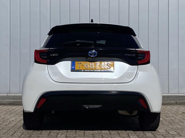 Toyota YARIS 1.5 Hybrid Executive Panorama NL Auto HUD JBL Dodehoek Detectie PDC Stoel Stuur Verwarmd