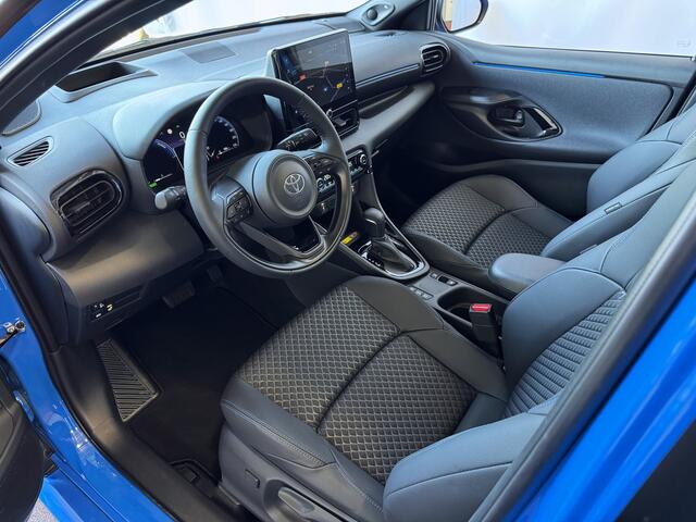 Toyota YARIS 1.5 HYBRID 130PK ?NIEUWE AUTO? LAUNCH EDITION PANO JBL HEAD-UP LED STOELVERW. CARPLAY CAMERA