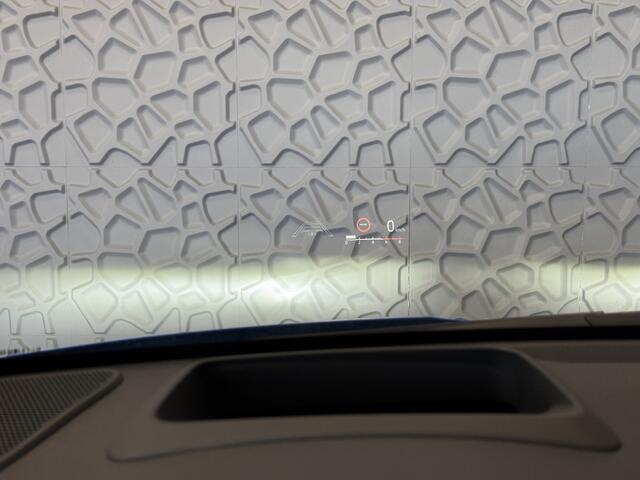 Toyota YARIS 1.5 HYBRID 130PK ?NIEUWE AUTO? LAUNCH EDITION PANO JBL HEAD-UP LED STOELVERW. CARPLAY CAMERA