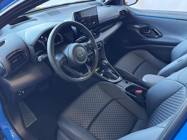Toyota YARIS 1.5 HYBRID 130PK ?NIEUWE AUTO? LAUNCH EDITION PANO JBL HEAD-UP LED STOELVERW. CARPLAY CAMERA