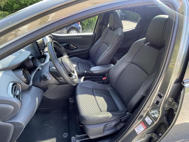 Toyota YARIS 1.5 Hybrid Executive Panoramadak