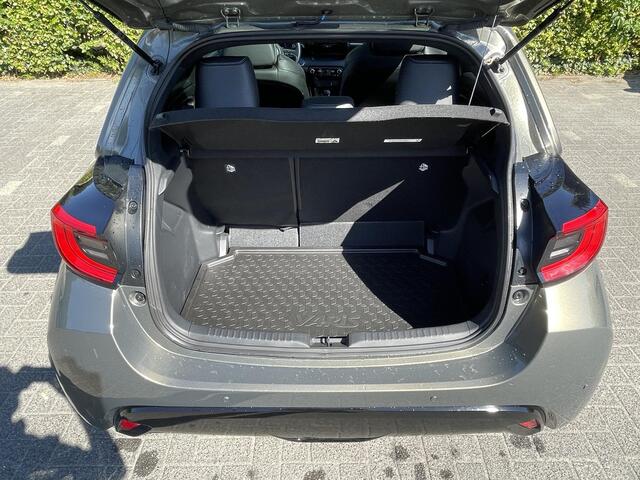 Toyota YARIS 1.5 Hybrid Executive Panoramadak