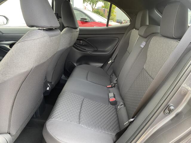Toyota YARIS Cross 1.5 Hybrid 130 Dynamic Comfort Pack Parkeersensoren Dodehoek Detectie Stoel Stuurverwarming