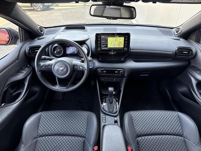 Toyota YARIS 1.5 Hybrid Executive **NAVIGATIE/ HEAD-UP DISPLAY/ STOELVERWARMING/ 36 MAANDEN GARANTIE**