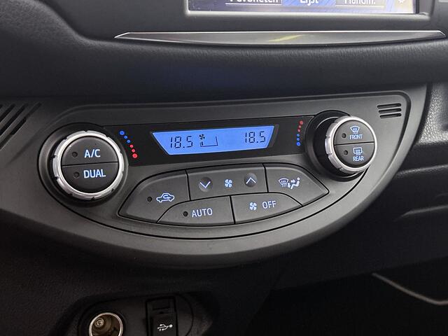 Toyota YARIS 1.5 Hybrid Y20 Limited | Achteruitrijcamera | Metaallak | Lichtmetalen Velgen | Automatisch Dimmende Binnenspiegel |