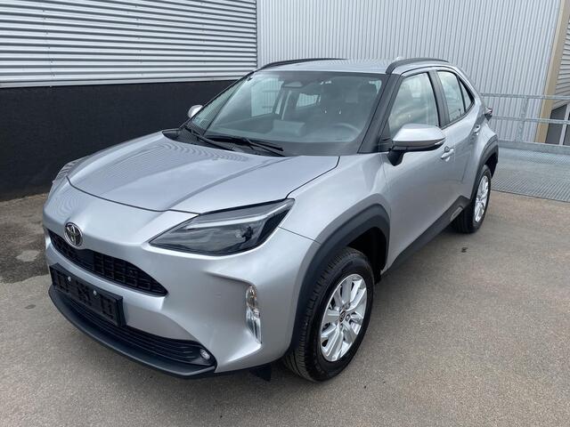 Toyota YARIS Cross 1.5 Hybrid 115 Dynamic edition AppleCarPlay / AndroidAuto, Navigatie, Parkeersensoren, Smart key, Privacy glass, Achteruitrijcamera, Adaptieve cruise control