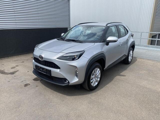 Toyota YARIS Cross 1.5 Hybrid 115 Dynamic edition AppleCarPlay / AndroidAuto, Navigatie, Parkeersensoren, Smart key, Privacy glass, Achteruitrijcamera, Adaptieve cruise control