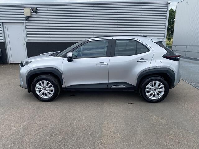 Toyota YARIS Cross 1.5 Hybrid 115 Dynamic edition AppleCarPlay / AndroidAuto, Navigatie, Parkeersensoren, Smart key, Privacy glass, Achteruitrijcamera, Adaptieve cruise control