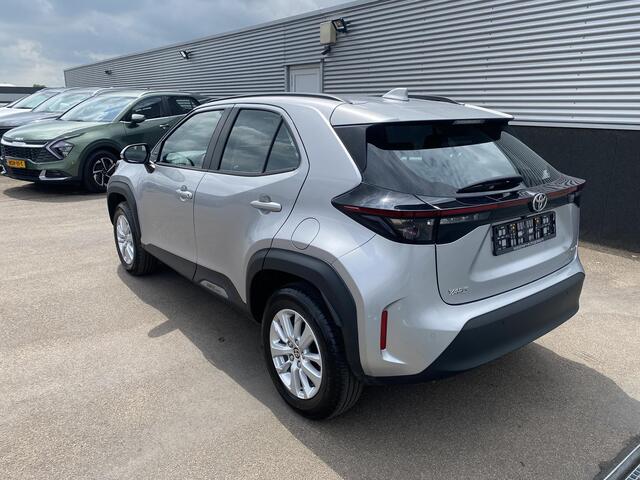 Toyota YARIS Cross 1.5 Hybrid 115 Dynamic edition AppleCarPlay / AndroidAuto, Navigatie, Parkeersensoren, Smart key, Privacy glass, Achteruitrijcamera, Adaptieve cruise control