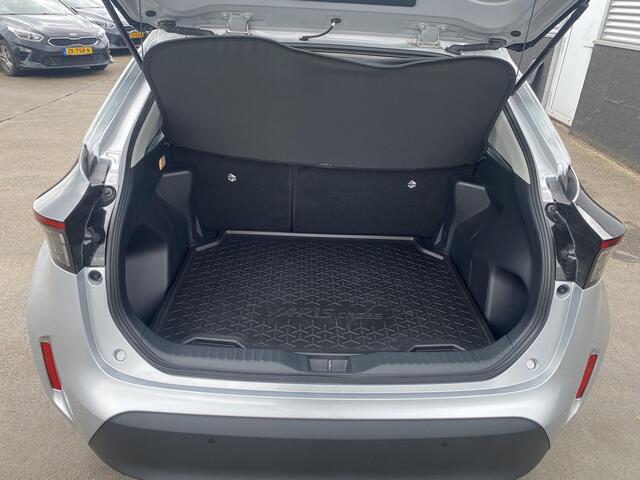 Toyota YARIS Cross 1.5 Hybrid 115 Dynamic edition AppleCarPlay / AndroidAuto, Navigatie, Parkeersensoren, Smart key, Privacy glass, Achteruitrijcamera, Adaptieve cruise control