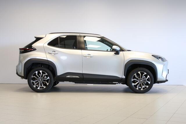 Toyota YARIS 1.5 Hybrid Teamplayer 130PK - Winterpakket - Apple CarPlay - Dodehoek